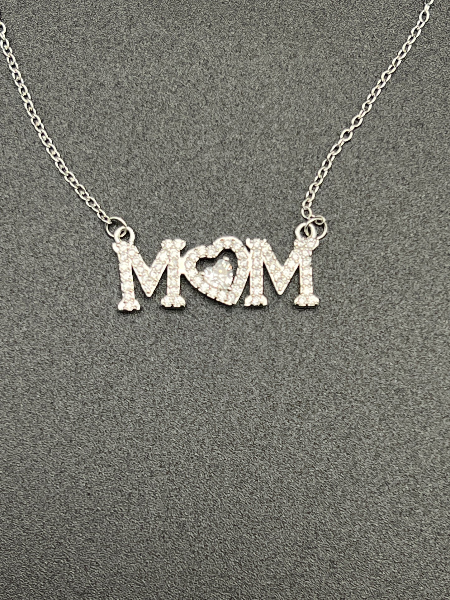 MOM Heart Pendant Necklace