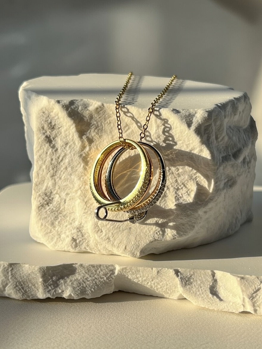 Tri-Color Interlocking Rings Pendant Necklace (Gold/Silver/Rose Gold Tone)