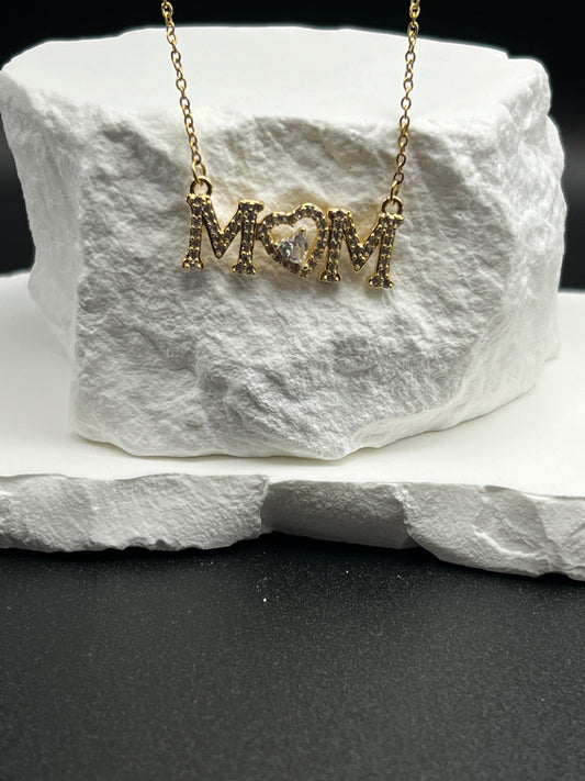 MOM Heart Pendant Necklace