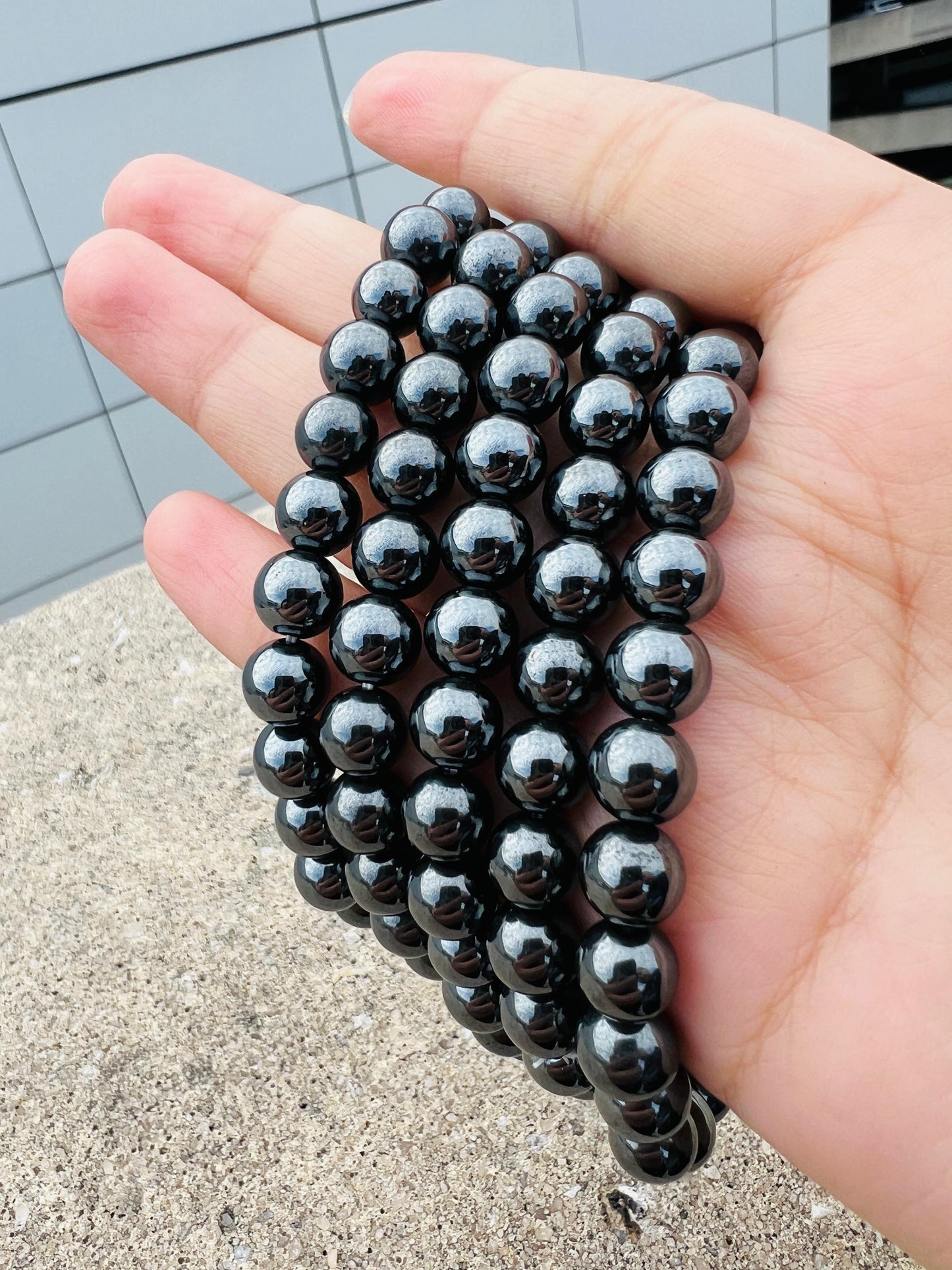 🖤 Hematite – The Stone of Strength and Grounding