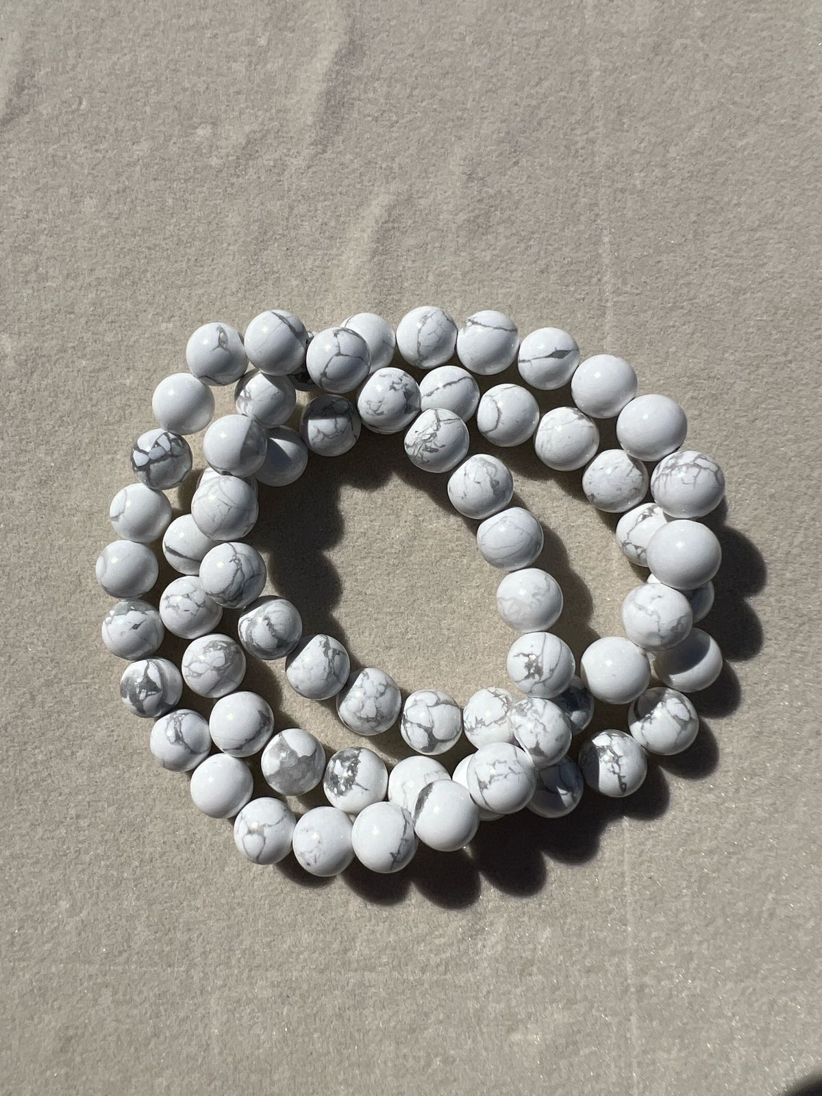 🤍 White Howlite – The Stone of Calm &amp; Patience