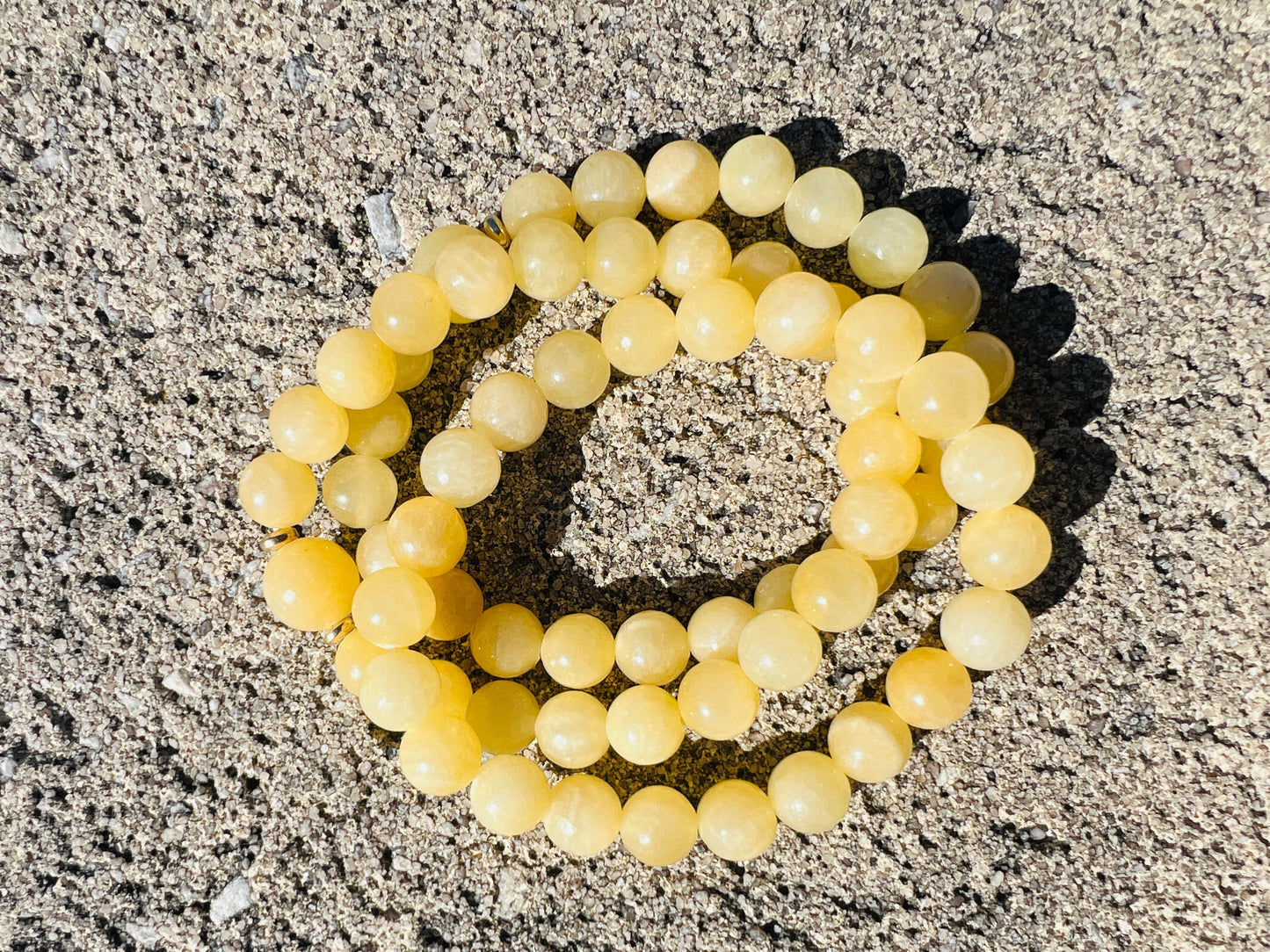 💛 Yellow Calcite – The Stone of Positivity and Confidence