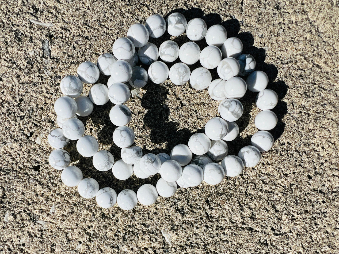 🤍 White Howlite – The Stone of Calm &amp; Patience