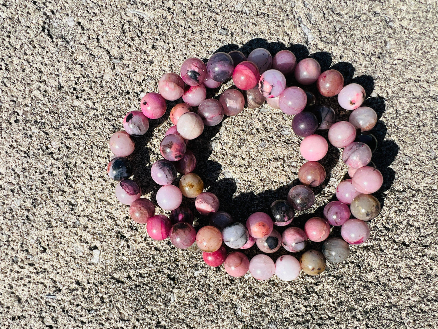 🌸 Rhodonite – The Stone of Love &amp; Emotional Healing