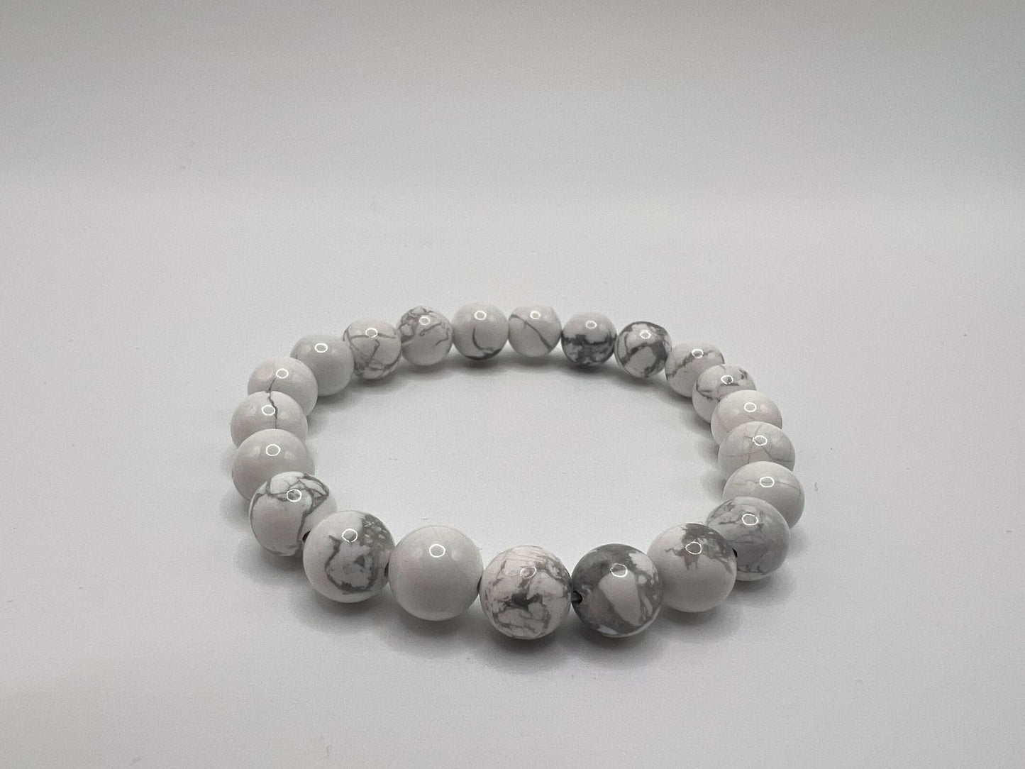 🤍 White Howlite – The Stone of Calm &amp; Patience